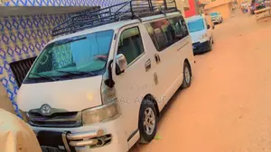 Toyota HiAce 2015 Blanc