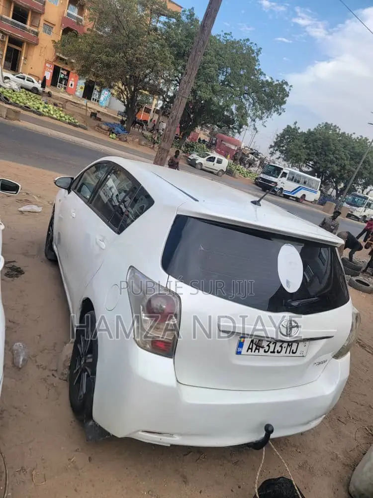 Toyota Verso 2009 Blanc