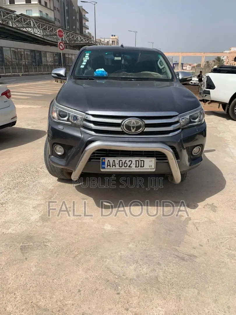 Toyota Hilux 2018 Gris