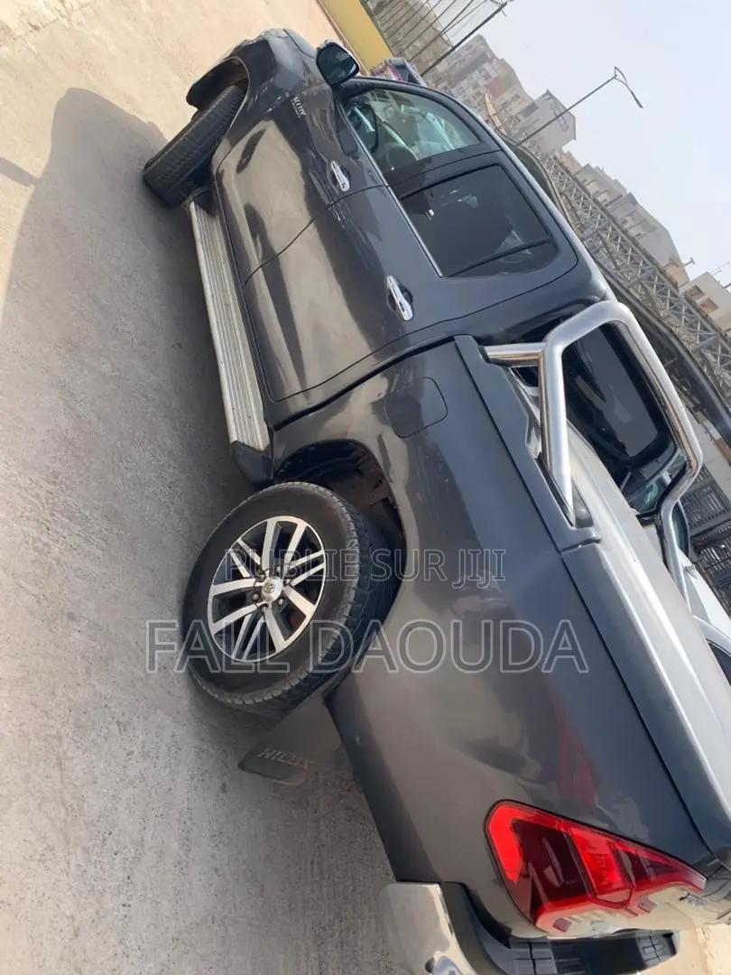 Toyota Hilux 2018 Gris