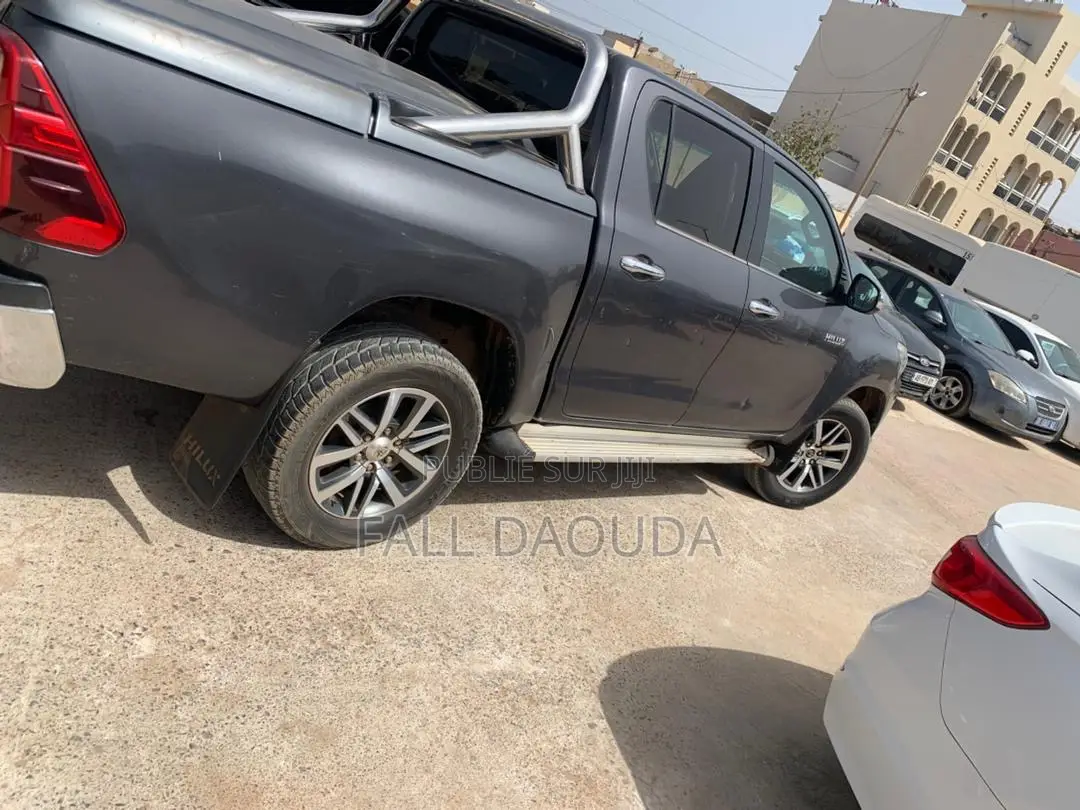 Toyota Hilux 2018 Gris