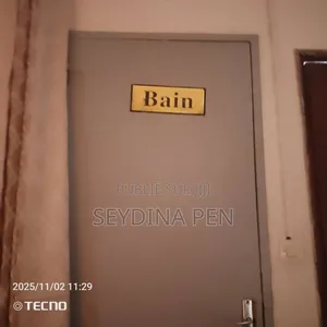 1chbre Chambre et salon dans Yellow Building, Parcelles Assainies