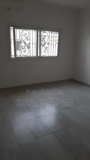 1chbre Studio dans Yellow Building, Parcelles Assainies à Louer