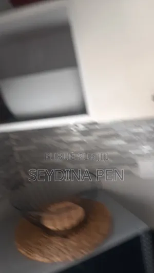 1chbre Studio dans Yellow Building, Parcelles Assainies à Louer