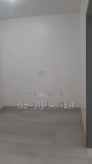 1chbre Studio dans Yellow Building, Parcelles Assainies à Louer