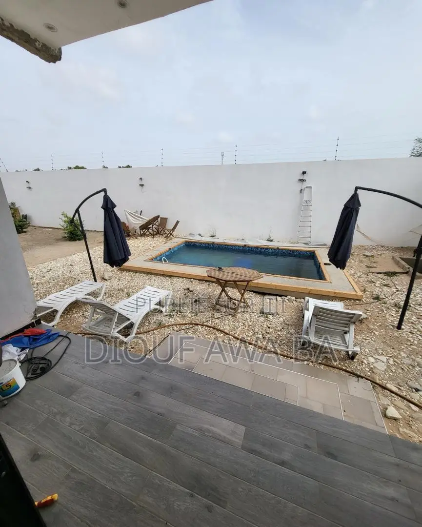 7chbre Maison dans Villa À Vendre, Rufisque à Vendre