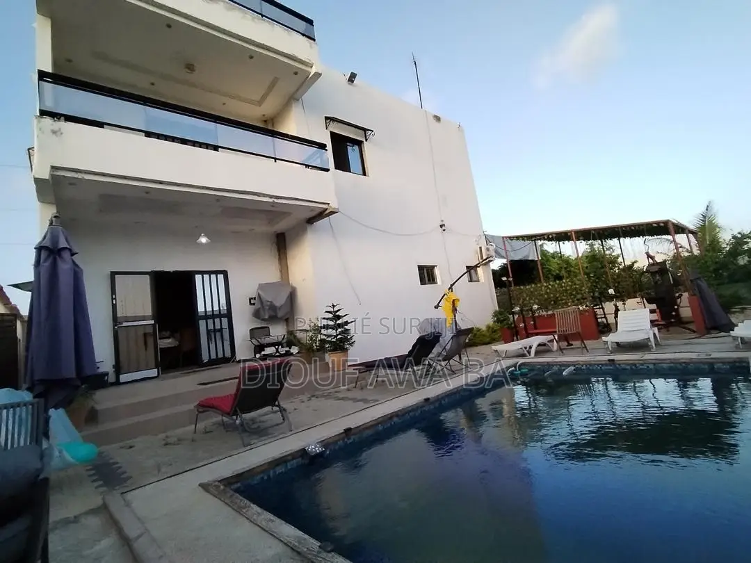 7chbre Maison dans Villa À Vendre, Rufisque à Vendre