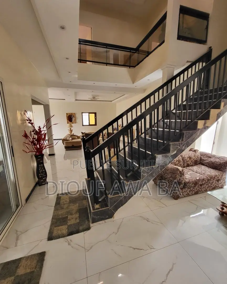 7chbre Maison dans Villa À Vendre, Rufisque à Vendre