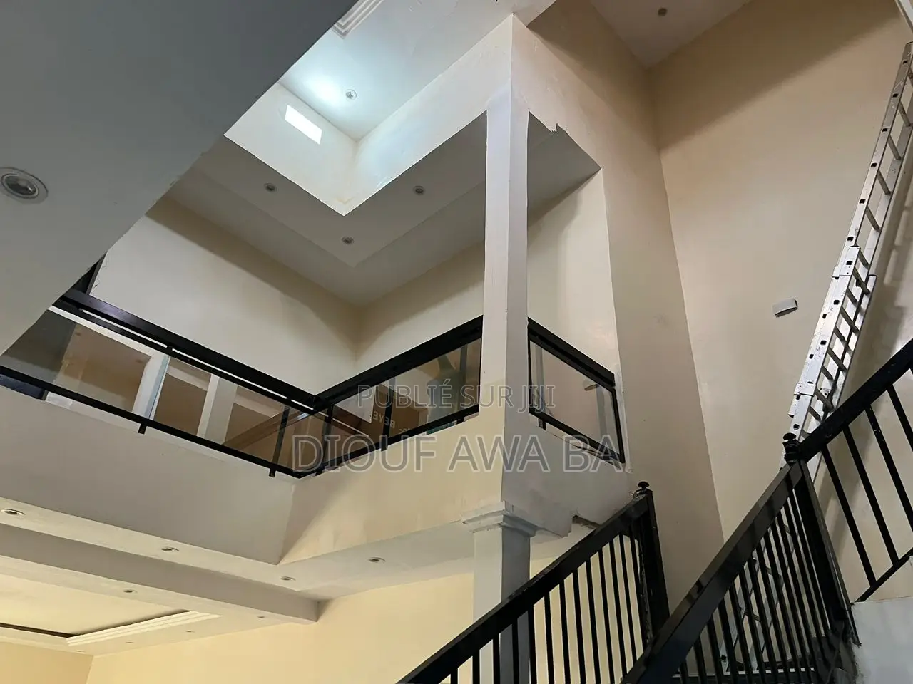 7chbre Maison dans Villa À Vendre, Rufisque à Vendre