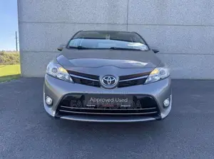 Toyota Verso 2017 Gris