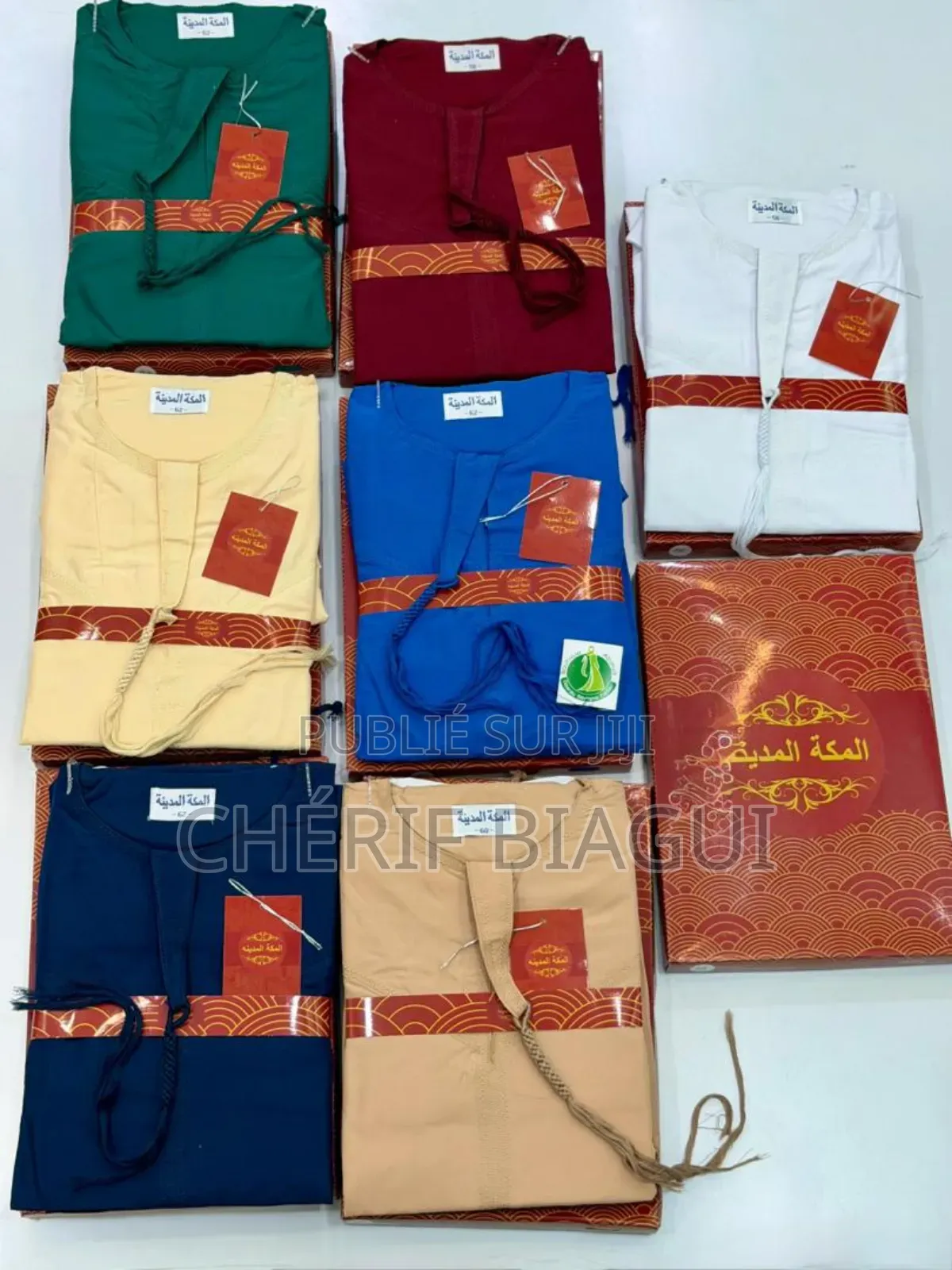 Qamis Al Makkah Al Madina