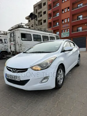 Hyundai Avante 2013 Blanc