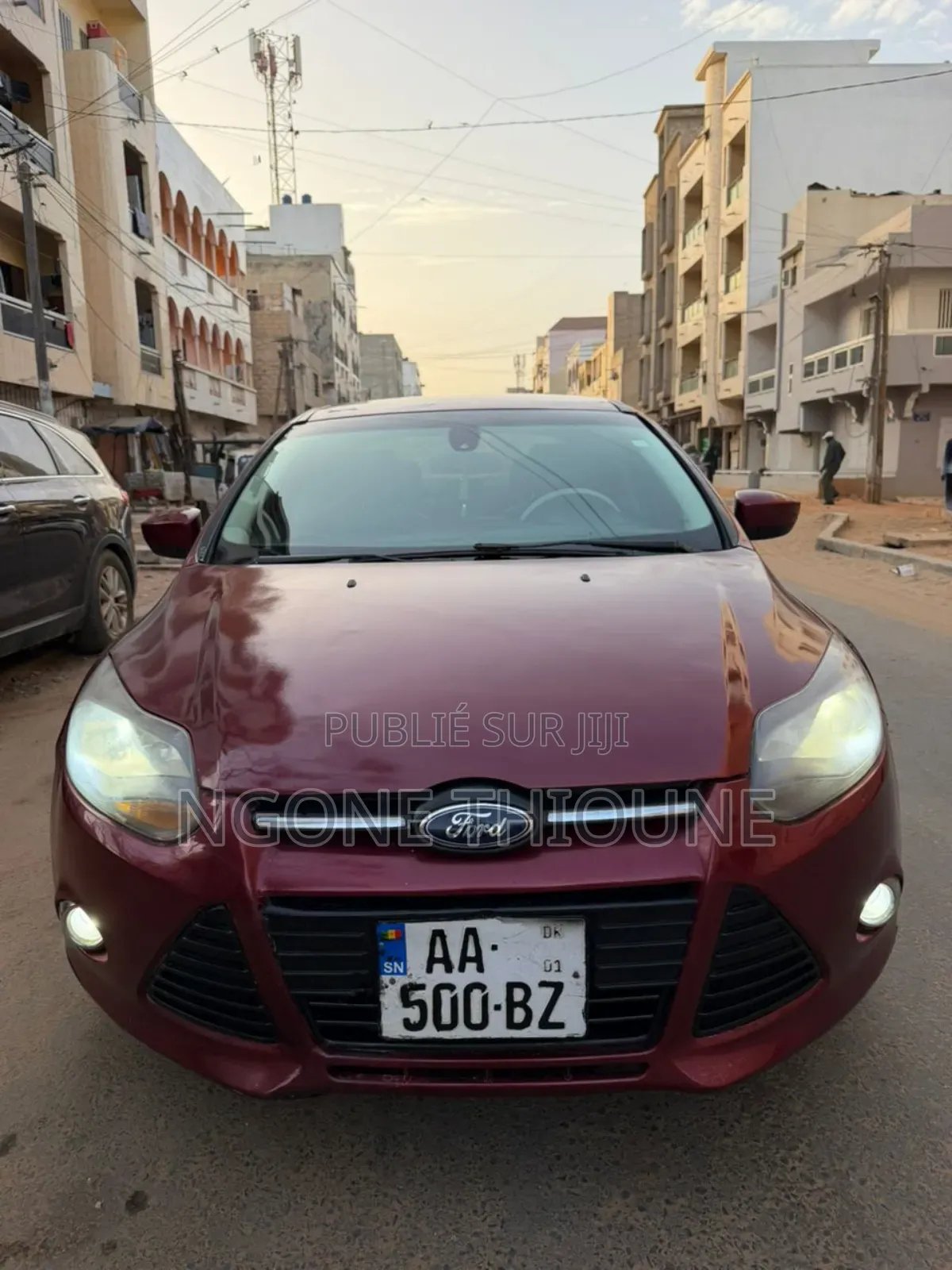 Ford Focus Titanium Sedan FWD (2.0L 4cyl 5M) 2013 Bordeaux