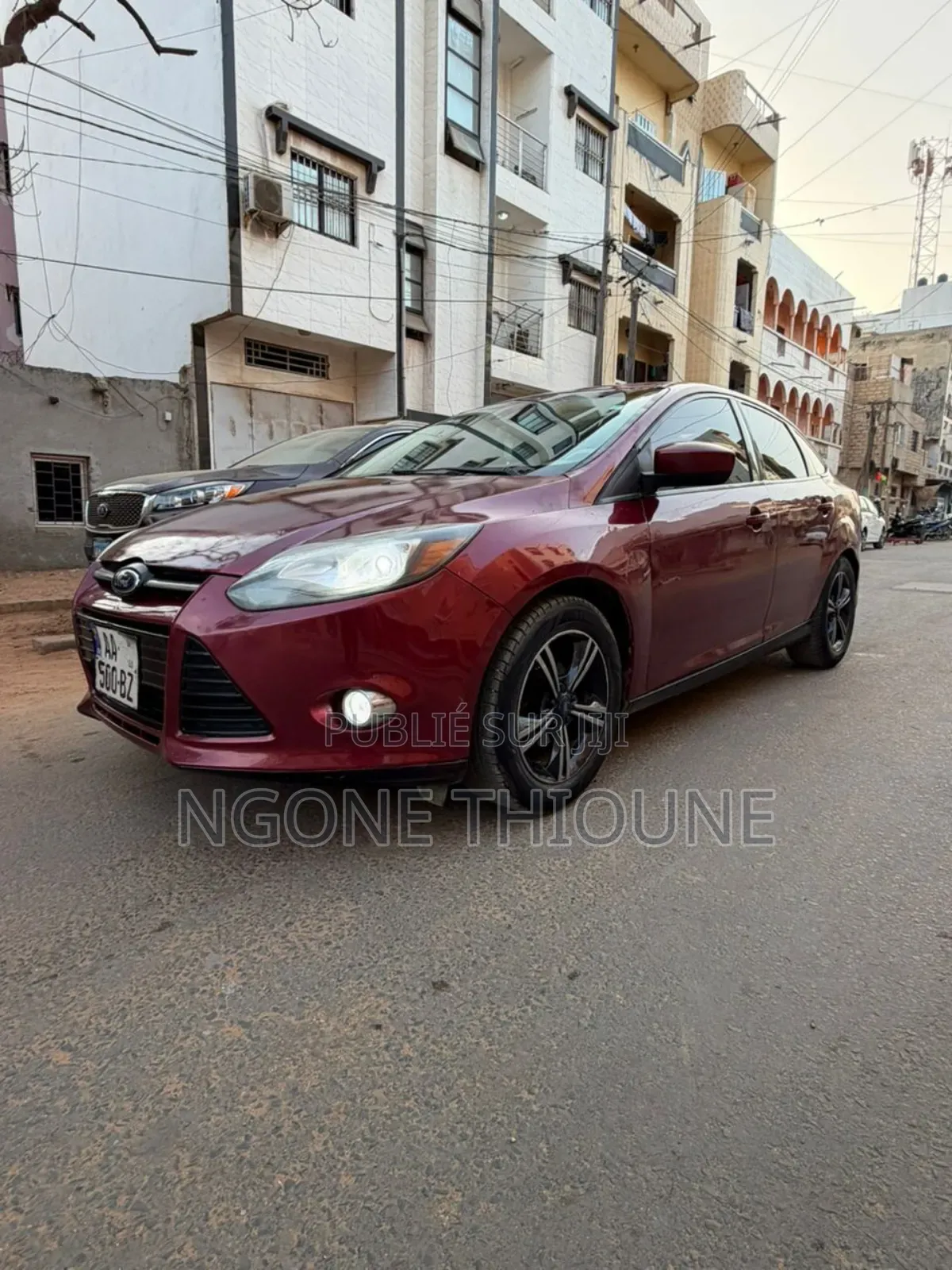 Ford Focus Titanium Sedan FWD (2.0L 4cyl 5M) 2013 Bordeaux