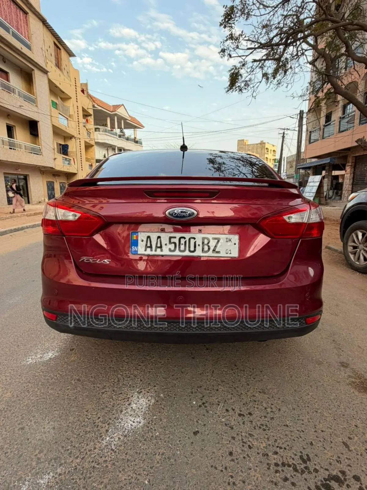 Ford Focus Titanium Sedan FWD (2.0L 4cyl 5M) 2013 Bordeaux