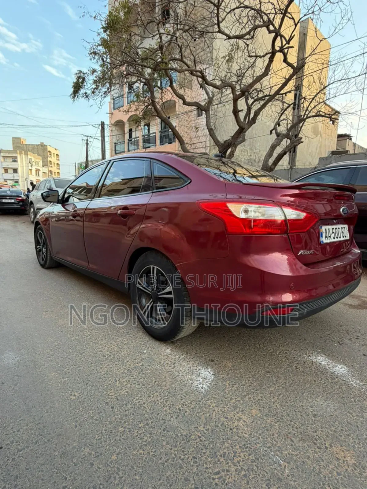 Ford Focus Titanium Sedan FWD (2.0L 4cyl 5M) 2013 Bordeaux
