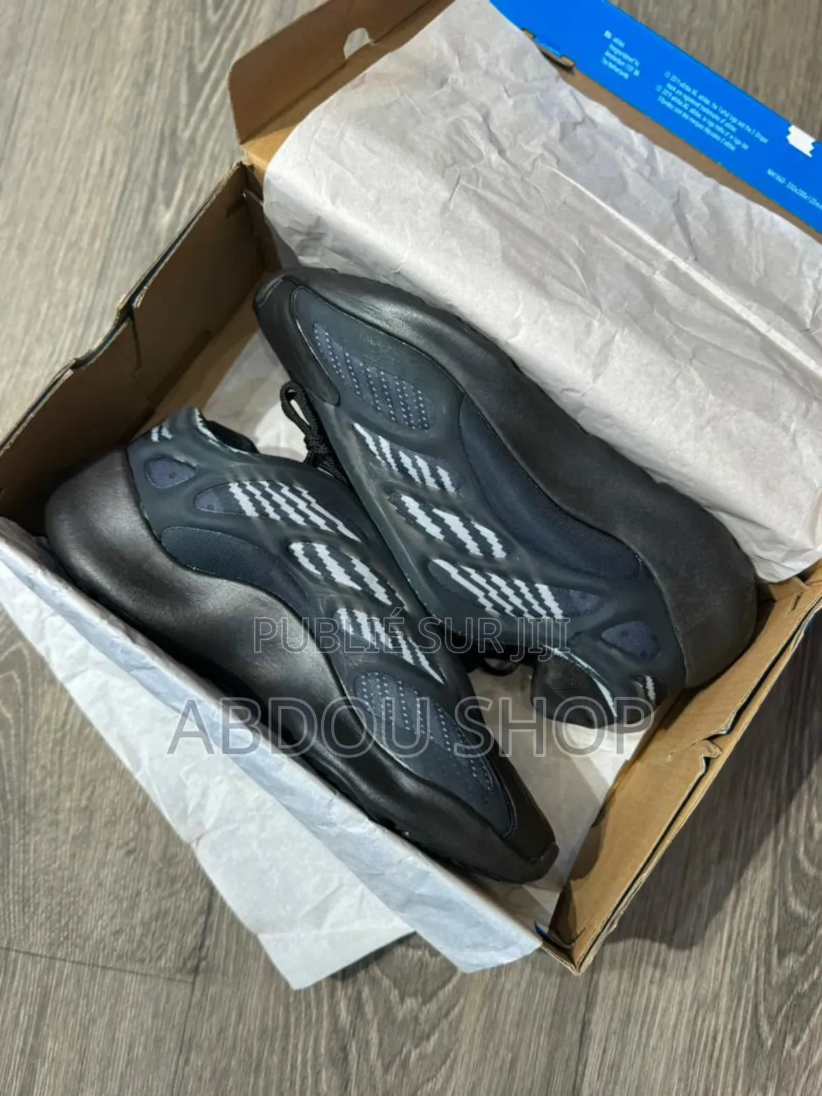 Yeezy 700 V3 Disponible