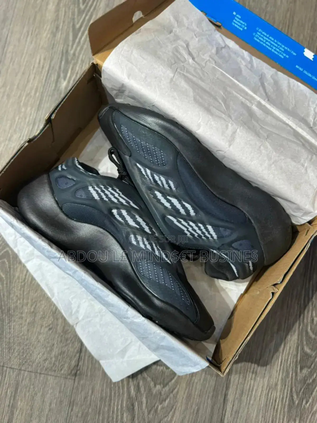 Yeezy 700 V3 Disponible