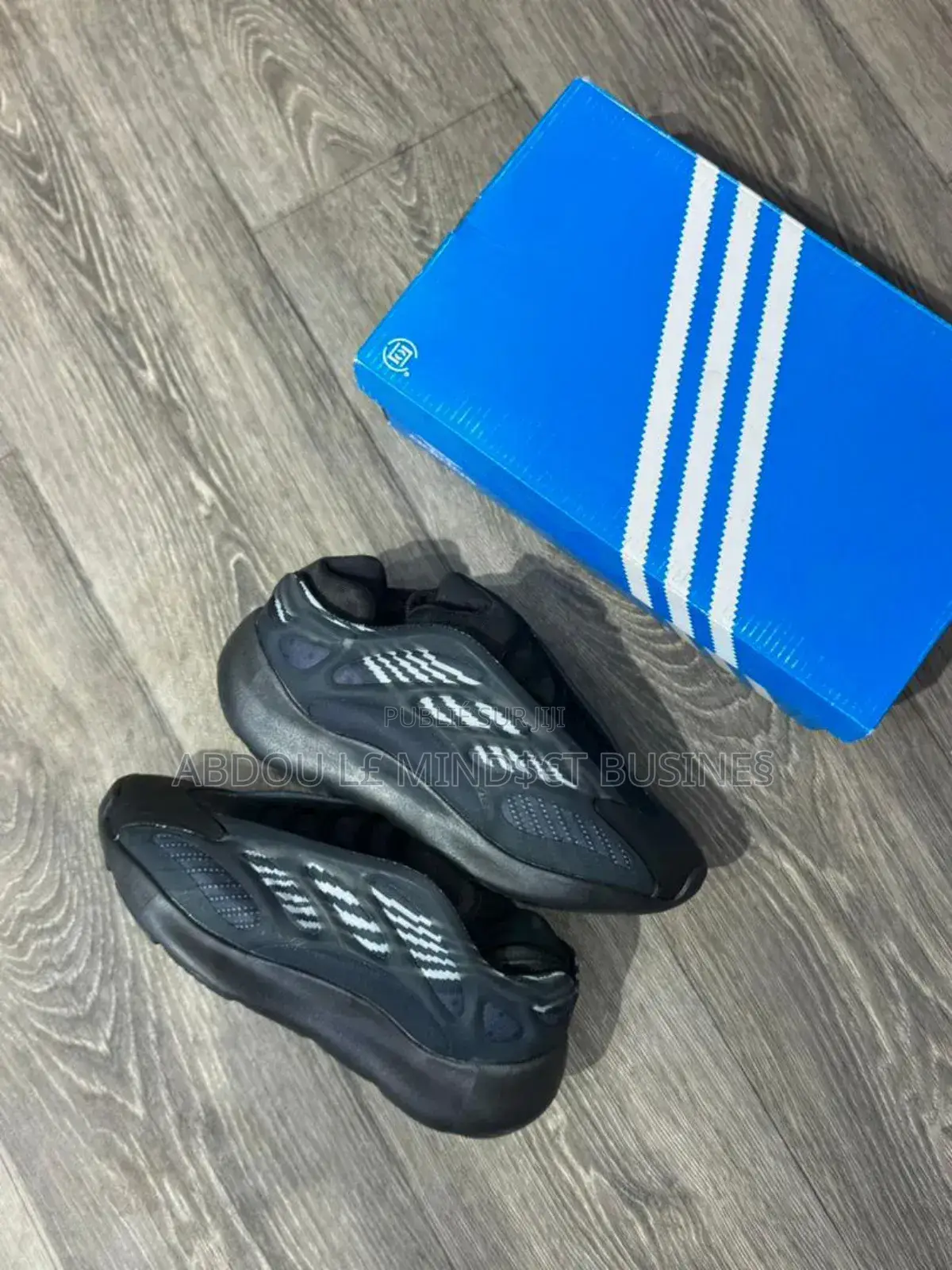 Yeezy 700 V3 Disponible