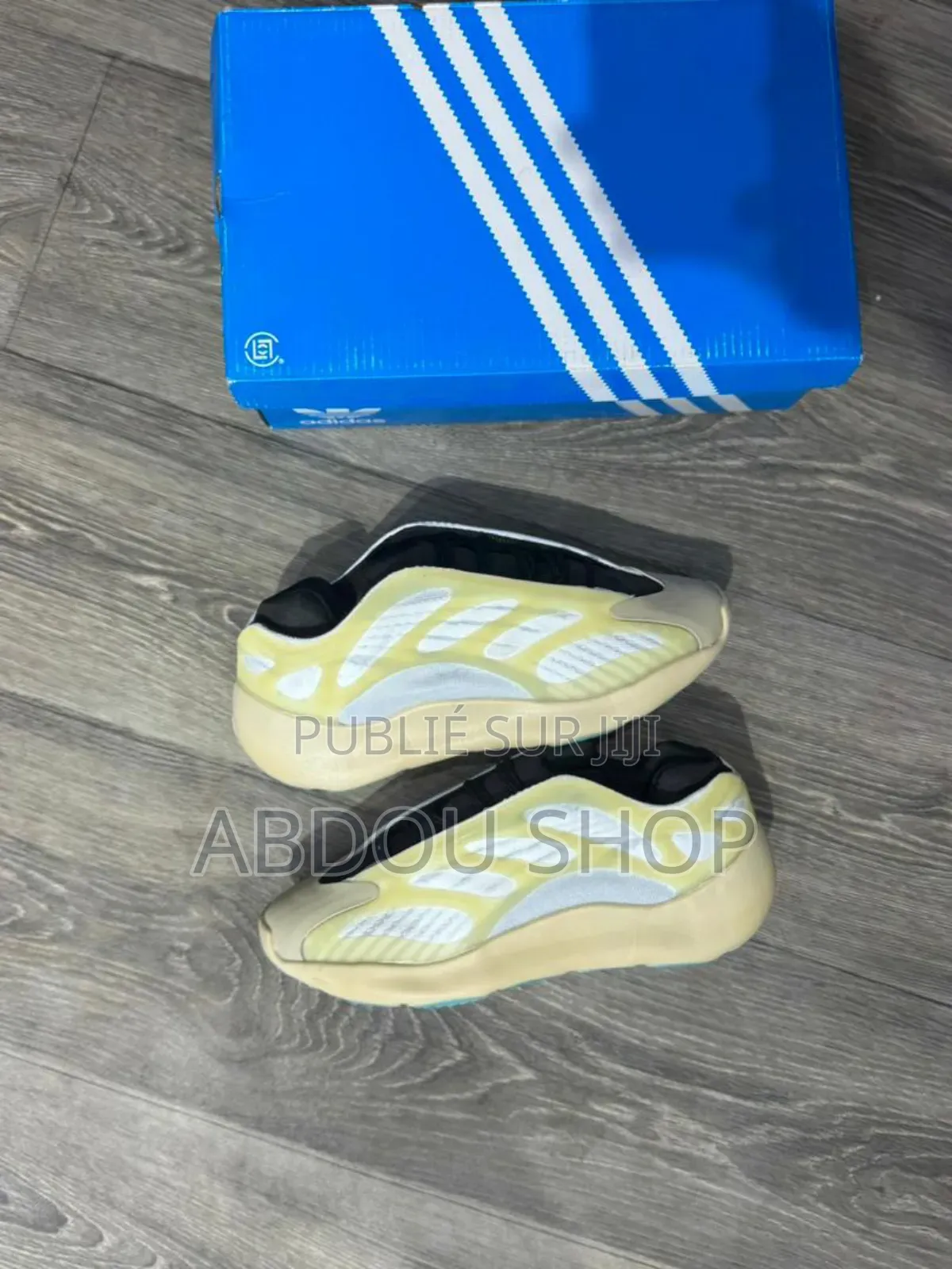 Yeezy 700 V3 Disponible