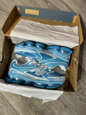 New Balance 2000 Disponible