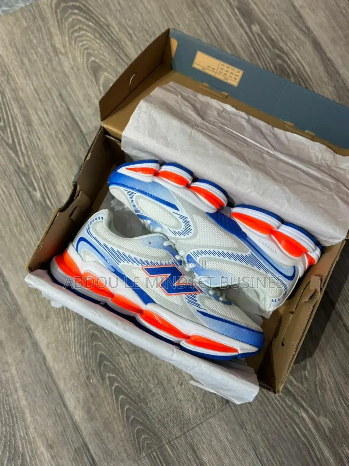 New Balance 2000 Disponible