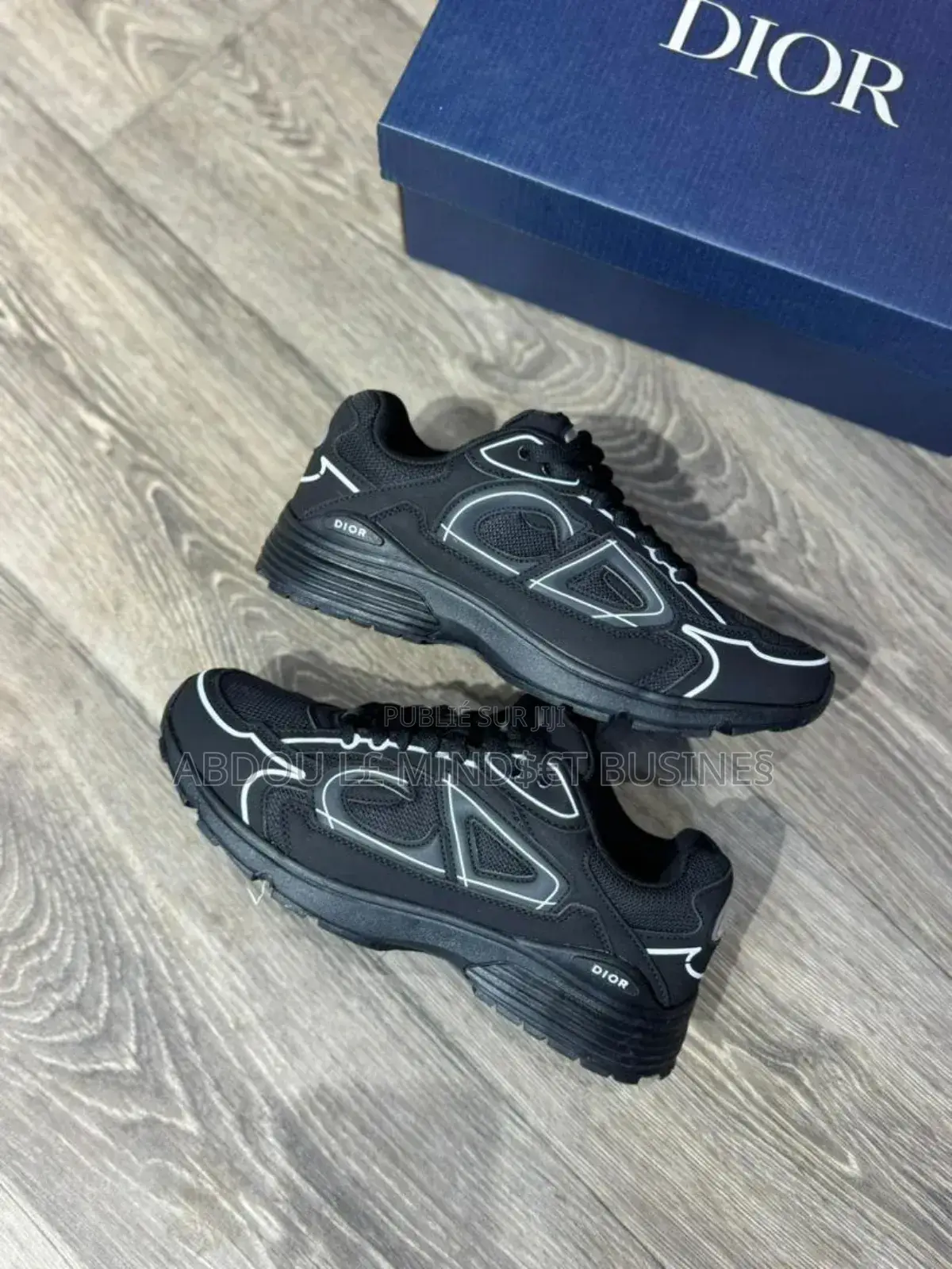 Shoes Dior Cd De 2 Couleurs Noir Et Blanc Disponible