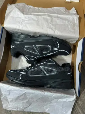 Shoes Dior Cd De 2 Couleurs Noir Et Blanc Disponible
