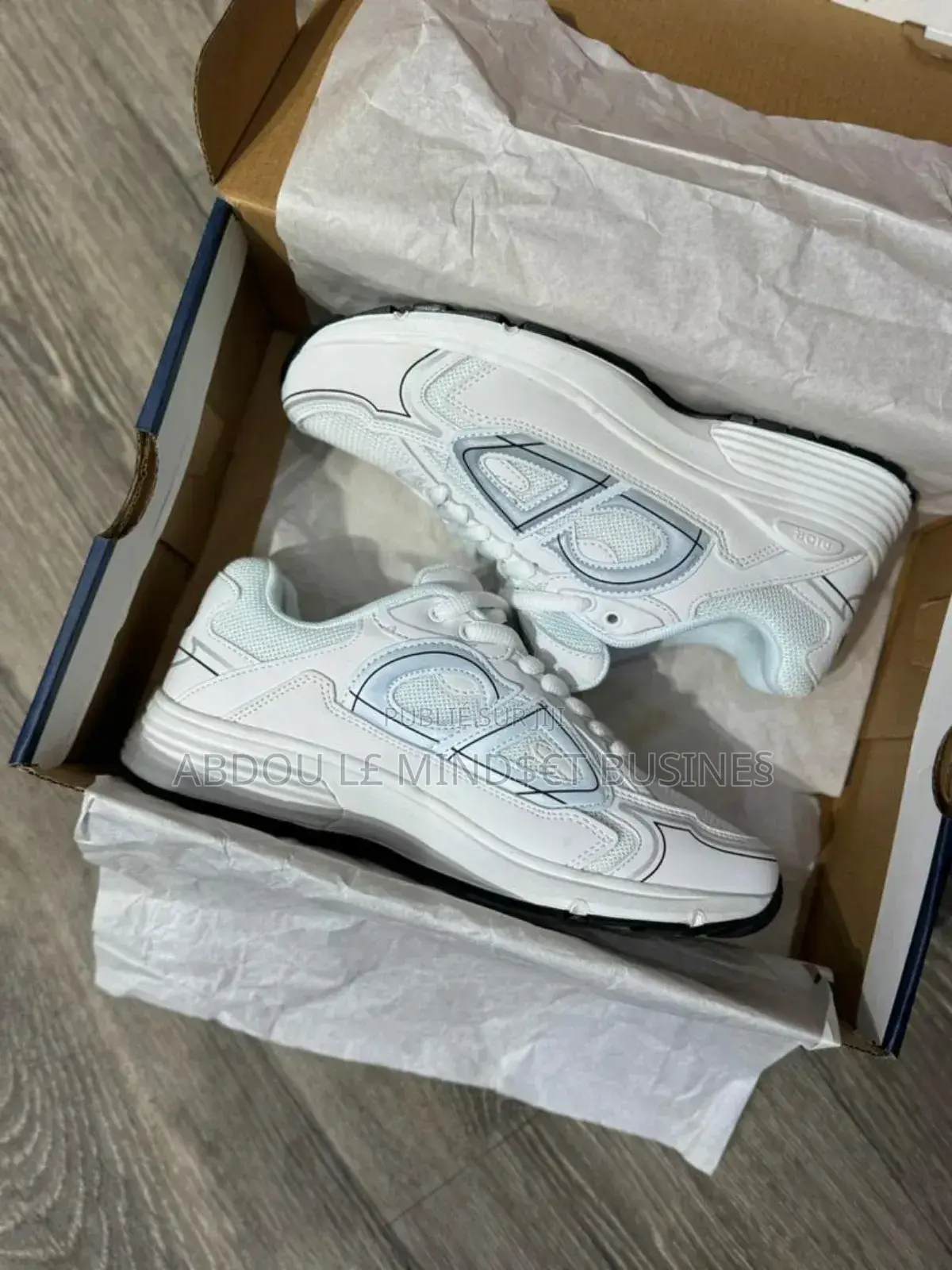 Shoes Dior Cd De 2 Couleurs Noir Et Blanc Disponible