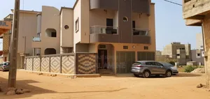 7chbre Maison dans Rufisque à Vendre