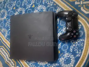 Playstation 4 Slim