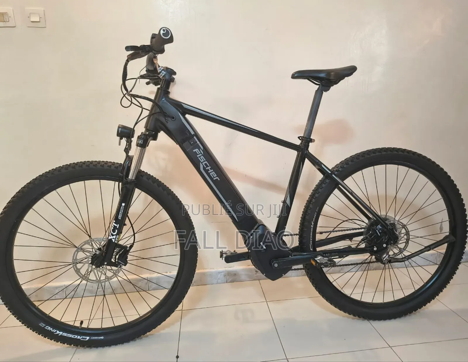 Nouveau Autre 2024 Noir