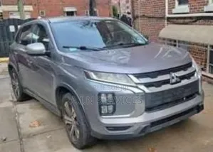 Mitsubishi Outlander 2020 Gris