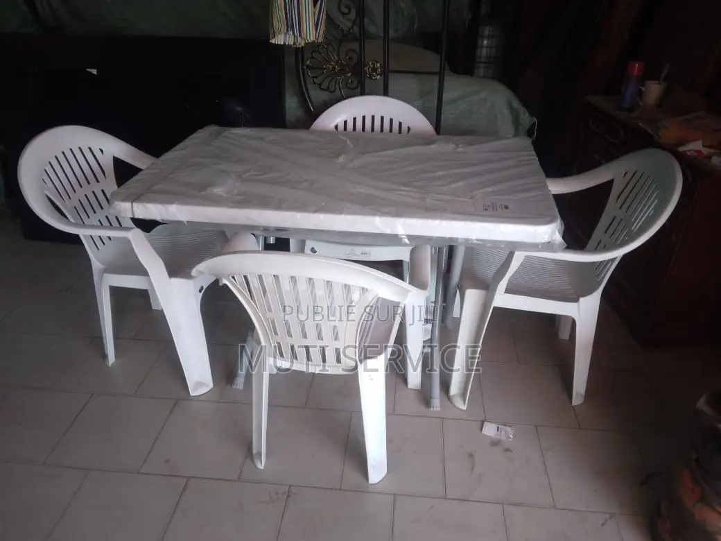 Chaise Plastique Avec Manche Et Table Plastique