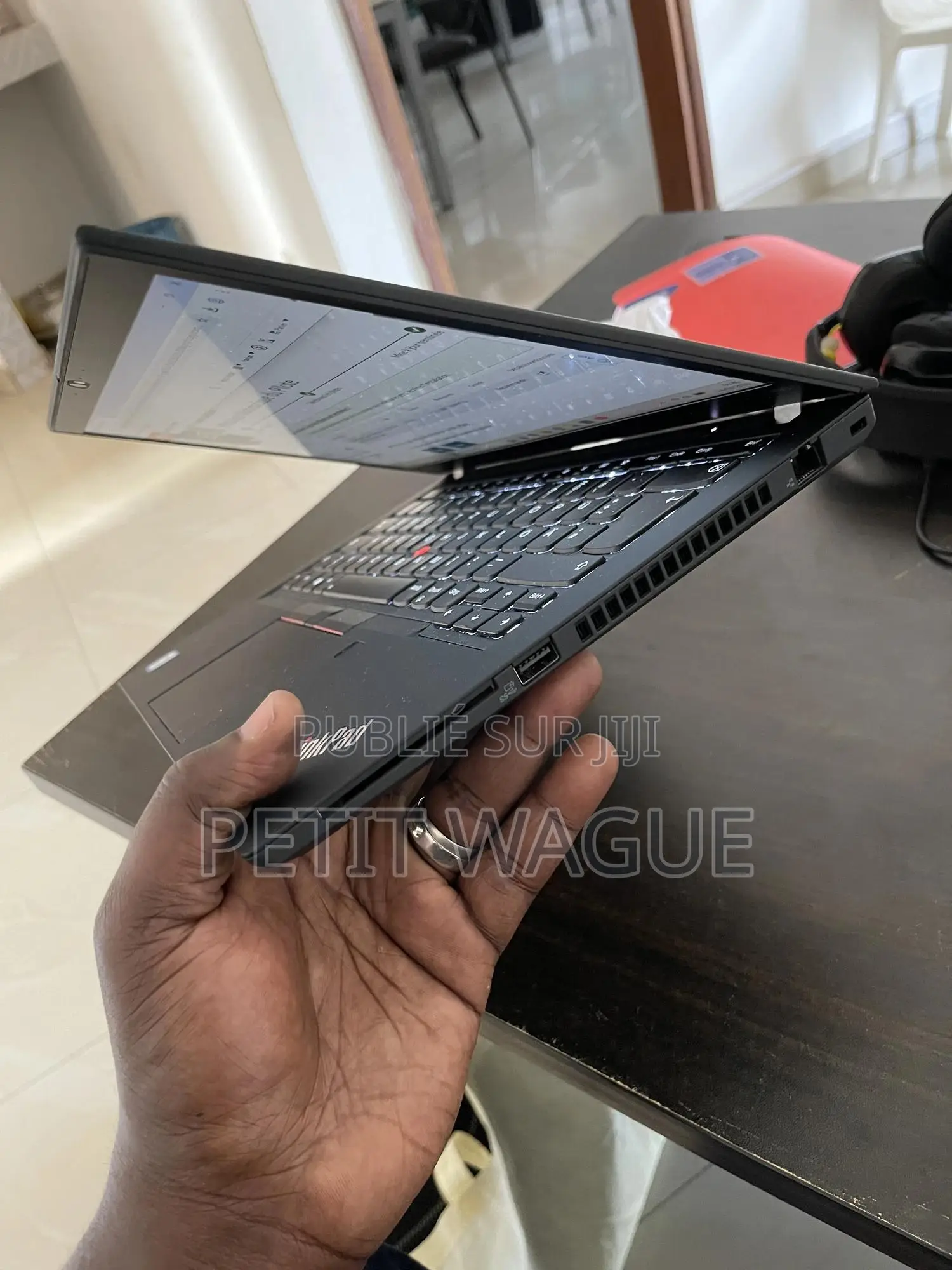 Ordinateur portable Lenovo Thinkpad T490s 8GB Intel Core i5 SSD 500GB