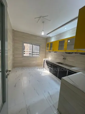 3chbre Appartement dans , Ouakam à Louer
