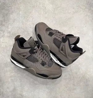 Air Jordan 4 – Sneakers Iconiques | Style Streetwear Premium