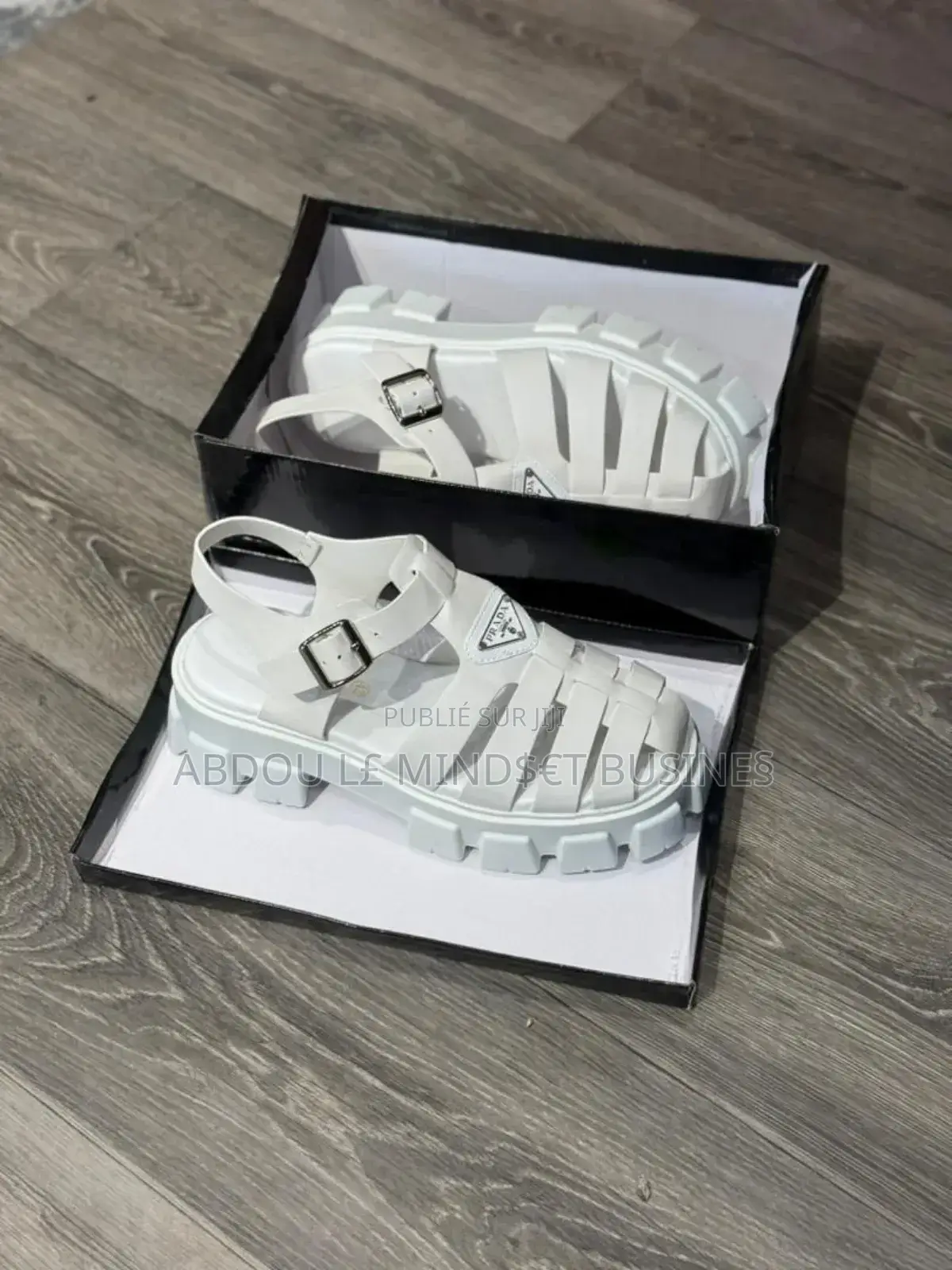 Prada Spartiates Couleur Blanc Disponible