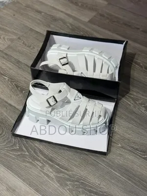 Prada Spartiates Couleur Blanc Disponible