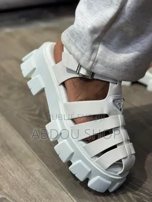 Prada Spartiates Couleur Blanc Disponible