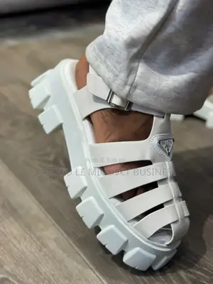 Prada Spartiates Couleur Blanc Disponible