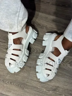 Prada Spartiates Couleur Blanc Disponible