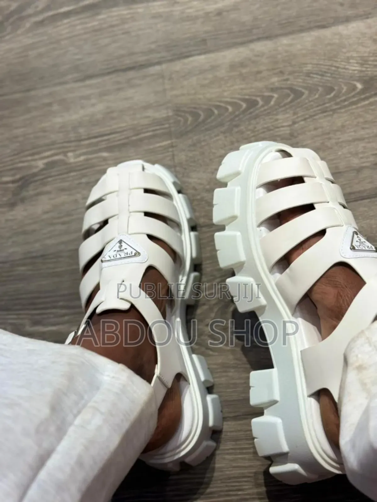 Prada Spartiates Couleur Blanc Disponible