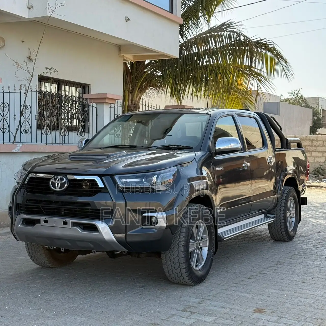 Toyota Hilux SR 4x4 2017 Noir Mat