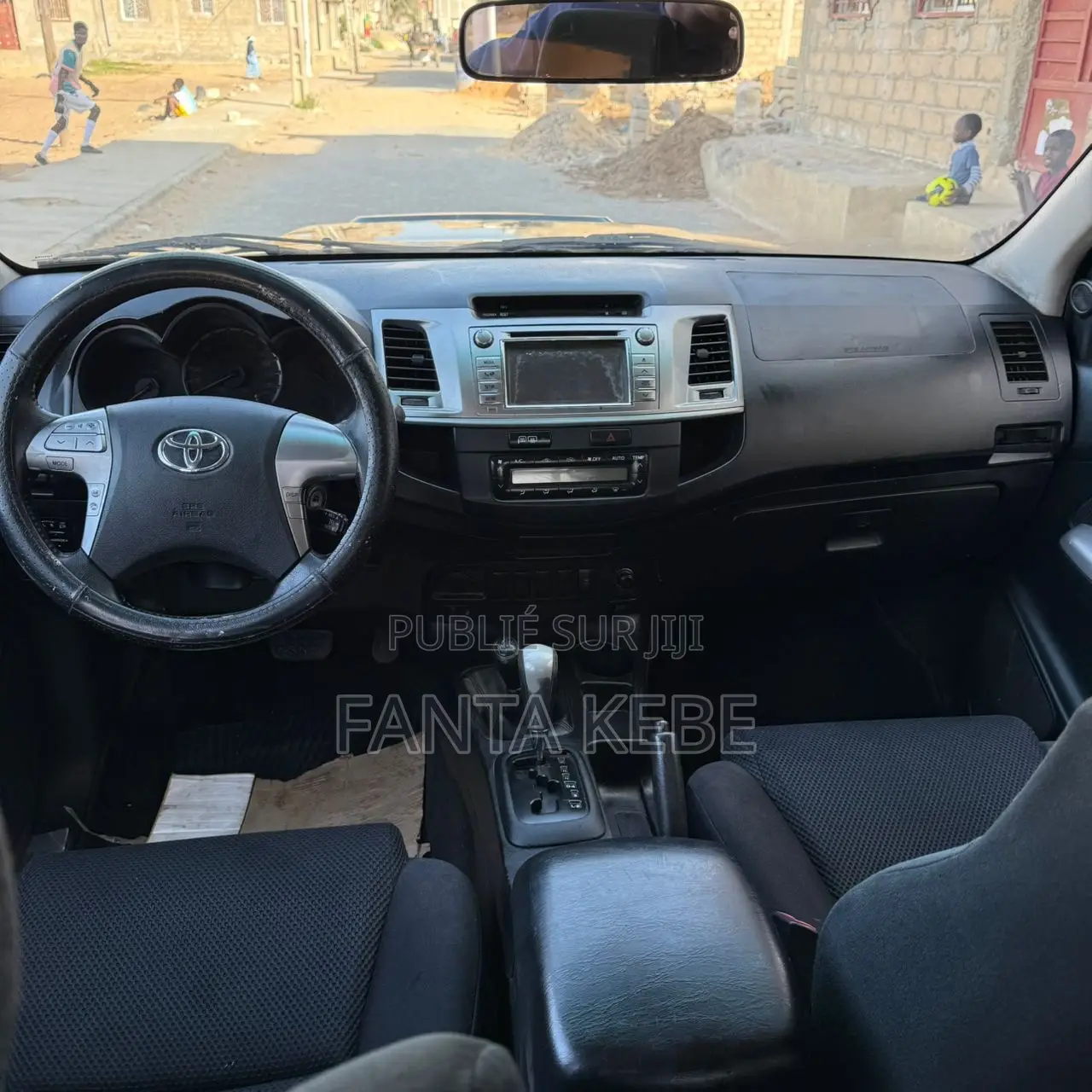 Toyota Hilux SR 4x4 2017 Noir Mat