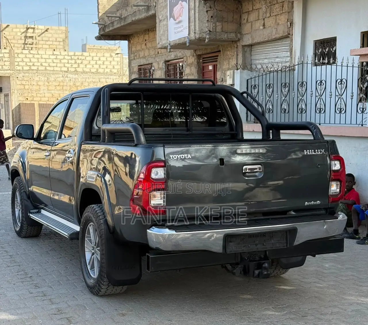 Toyota Hilux SR 4x4 2017 Noir Mat