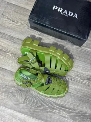 Prada Spartiates Couleur Vert Disponible