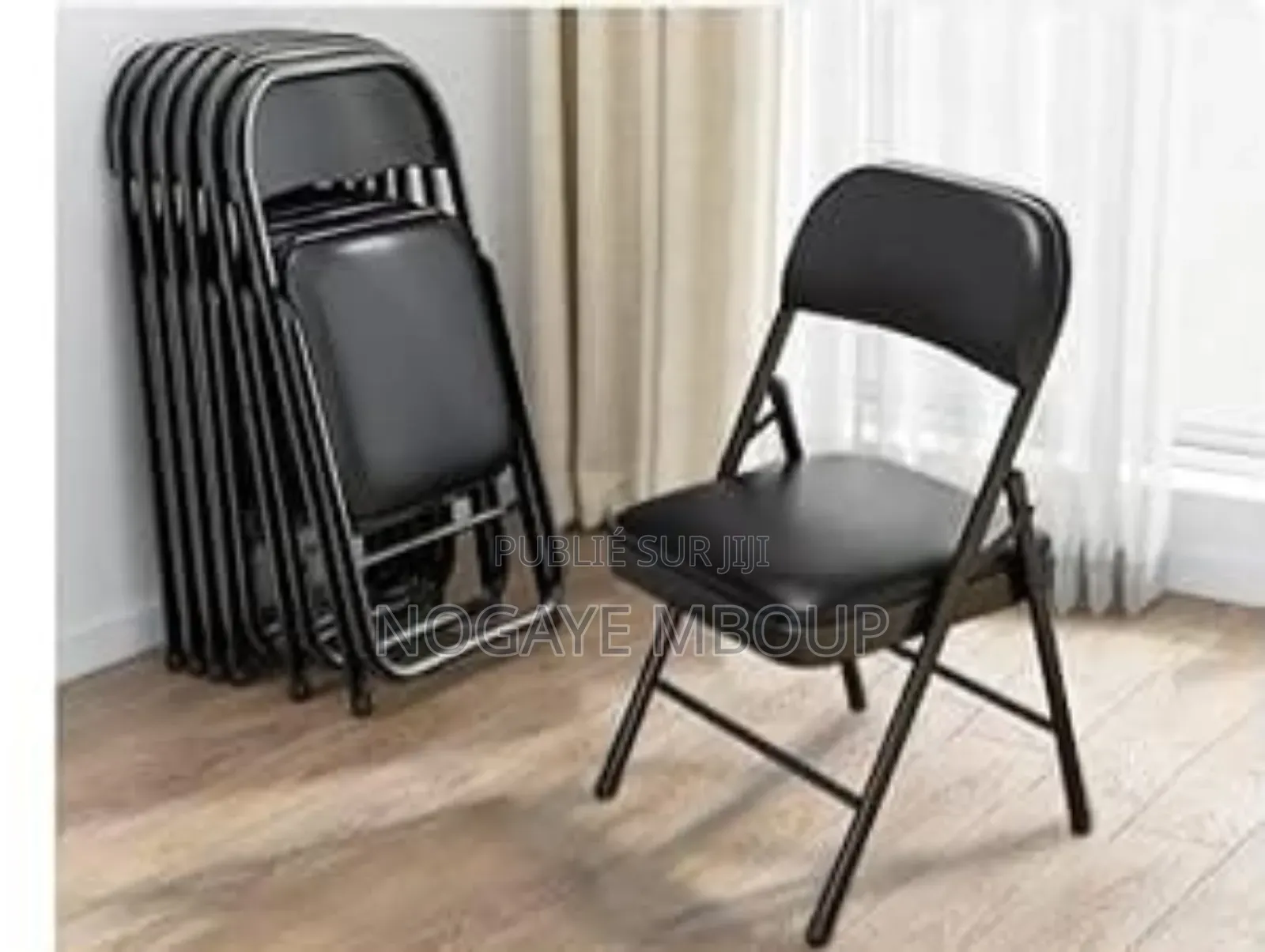 Chaisse Pliable Disponible