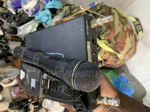 l'Ensemble Inclut Un Microphone À Main Sans Fil Transmitter Se-4").