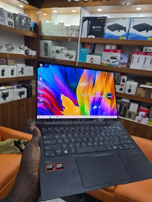 Nouveau Asus Zenbook 14 UX434 16GB AMD Ryzen 7 SSD 512GB